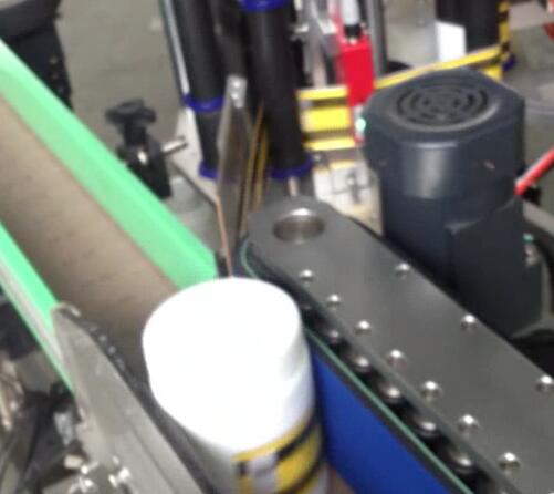 Бөөрөнхий лонх шошголох машин, сүүн чихрийн саванд савлах, шошголох машин