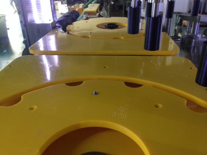 Өндөр үйлдвэрлэлийн дарс / шар айрагны шилний хаяг шошгоны машин, дугуй лонхны хаяг