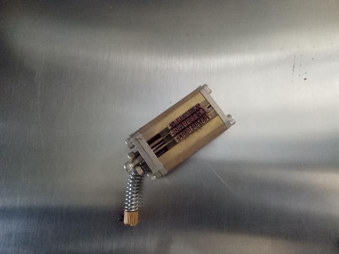 Гурван эсвэл хоёр талт наалт шошголох машиныг кодчилох машинаар тохируулсан